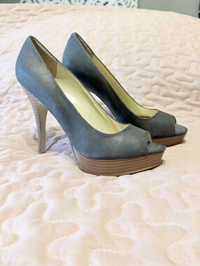 Enzo Angiolini Slate Gray Peep-Toe Platform Pumps